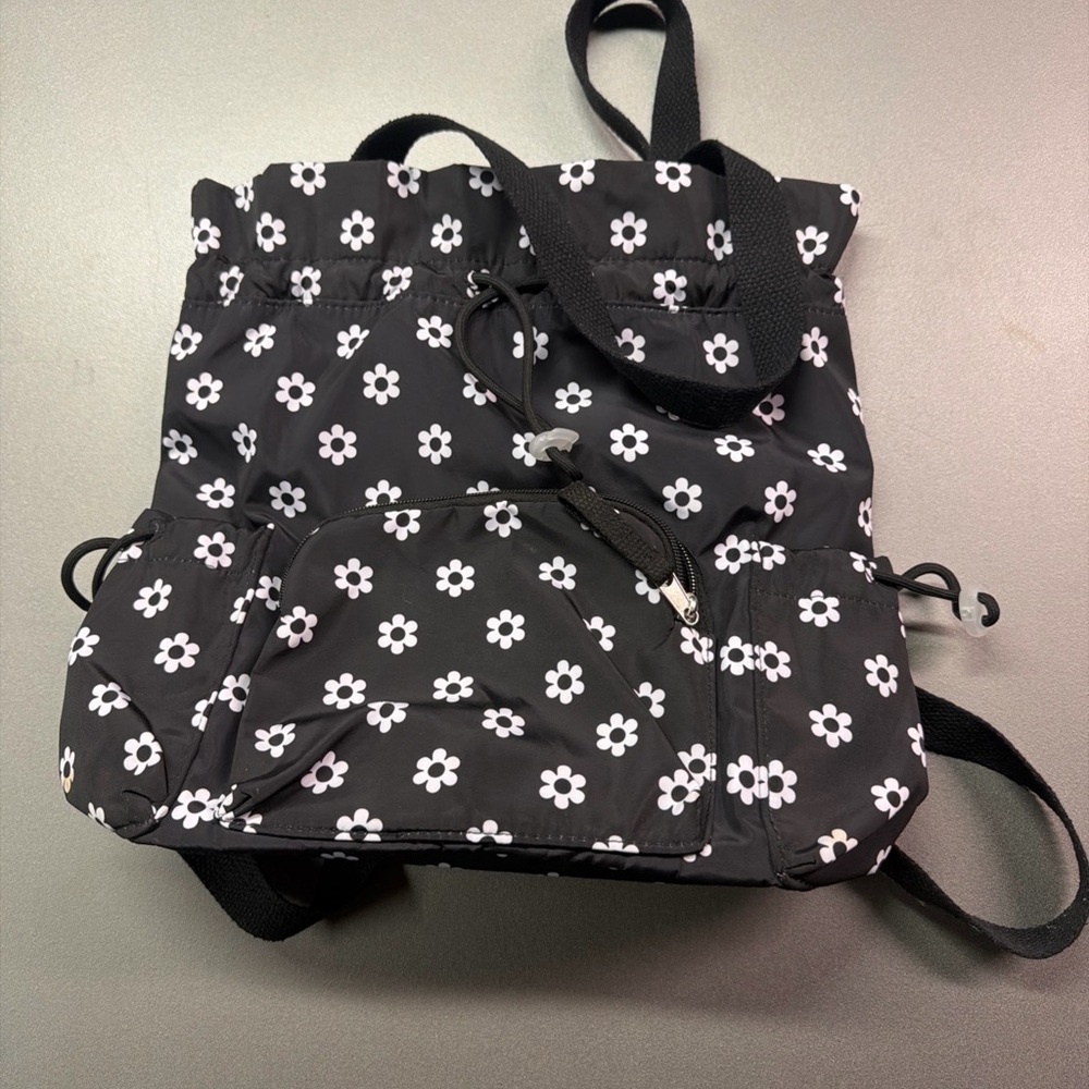 Art Class Retro Floral Drawstring
Backpack Daisy Pattern